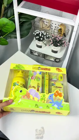 christmas gift ideas for kids #giftideasforkids #giftideas #christmasgiftideas #stationeryforkids #giftforkids 