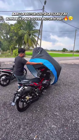 Takkan selimut moto pakai kain batik mak lagi kot mat,sarung cover motor ni baru la ngam mat🔥🔥#covermotor #selimutmotor #covermotorwaterproof #y15zr #fyp 
