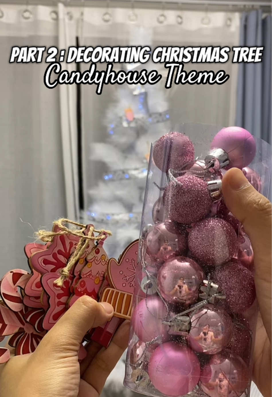 Warning: This tree may cause sugar cravings 🍬🎄✨ #christmastree #christmastreedecorating #christmastreedecor #whitechristmas #christmasdecor 