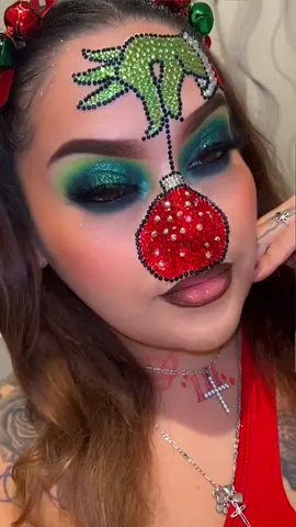 You’re a mean one Mr Grinch✨💚 ✨ lashes in the style Charlie  ✨Faded slipper pigment  Shop🛍️ @Duckie Cosmetics  Dc: Diana111 ✨Multi chrome, highlighter in pixie  ✨90s lip kit in baby girl  Shop🛍️ @Girly World Cosmetics  Dc: Diana20 ✨Refresh Jamrock pallet   Shop🛍️ @PIMBY  ✨Bee jeweled topper palette  Shop🛍️ @Freakumcosmetics  #lovelyydiana #creativemakeup #christmasmakeup #grinchmakeup #rhinestonemakeup 