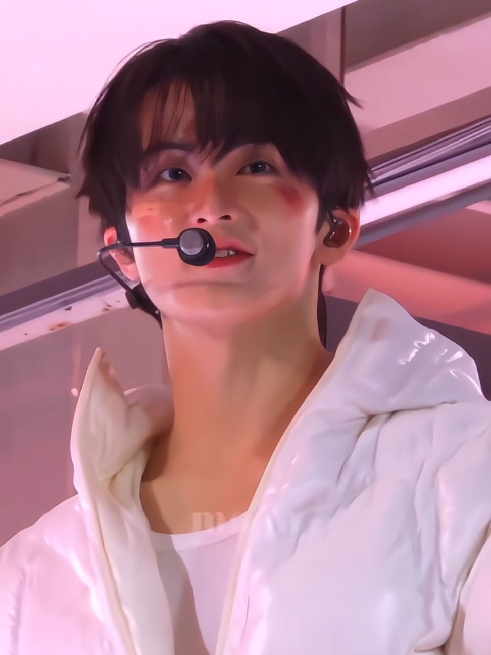 mie mie apa yg bikin bahagia? mie-likin kamu sepenuhnya😚🥰 #mark #marklee 