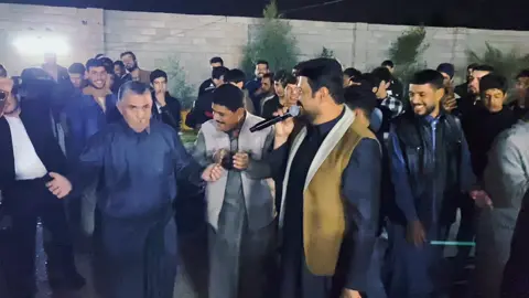 #العالم_المضغوطه_على_الركن_محطوطه🖤🤏🏻 #تصويري📷_قناه_توفي @العازف قيس الحديثي @الفنان ياسر العبيدي #ردححح😂💃💃 