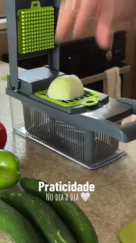 Fatiador de cozinha multifuncional profissional em aço inoxidável 16 em 1 fatiador de vegetais/frutas/legumes. Compre pelo link na Bio ou pelo id abaixo 👇🏻  ID: AHN-MDQ-LZG #2025 #shopee #achadinhos #foryoupage❤️❤️ #explorepage✨ 