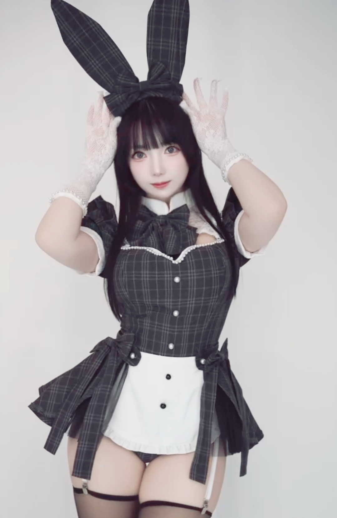 撮影の休憩中に動いてみたやつ🫶 #プー #動くプー #うさぎ #コスプレ 