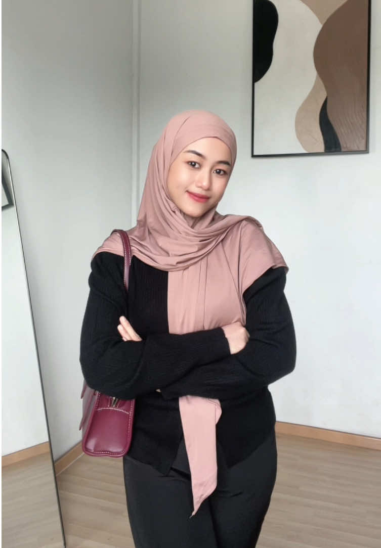 gamau ribet kao pake hijab, tanpa perlu peniti , tinggal slup pakai 😍🥰#hijabinstant #segitigainstanjersey 