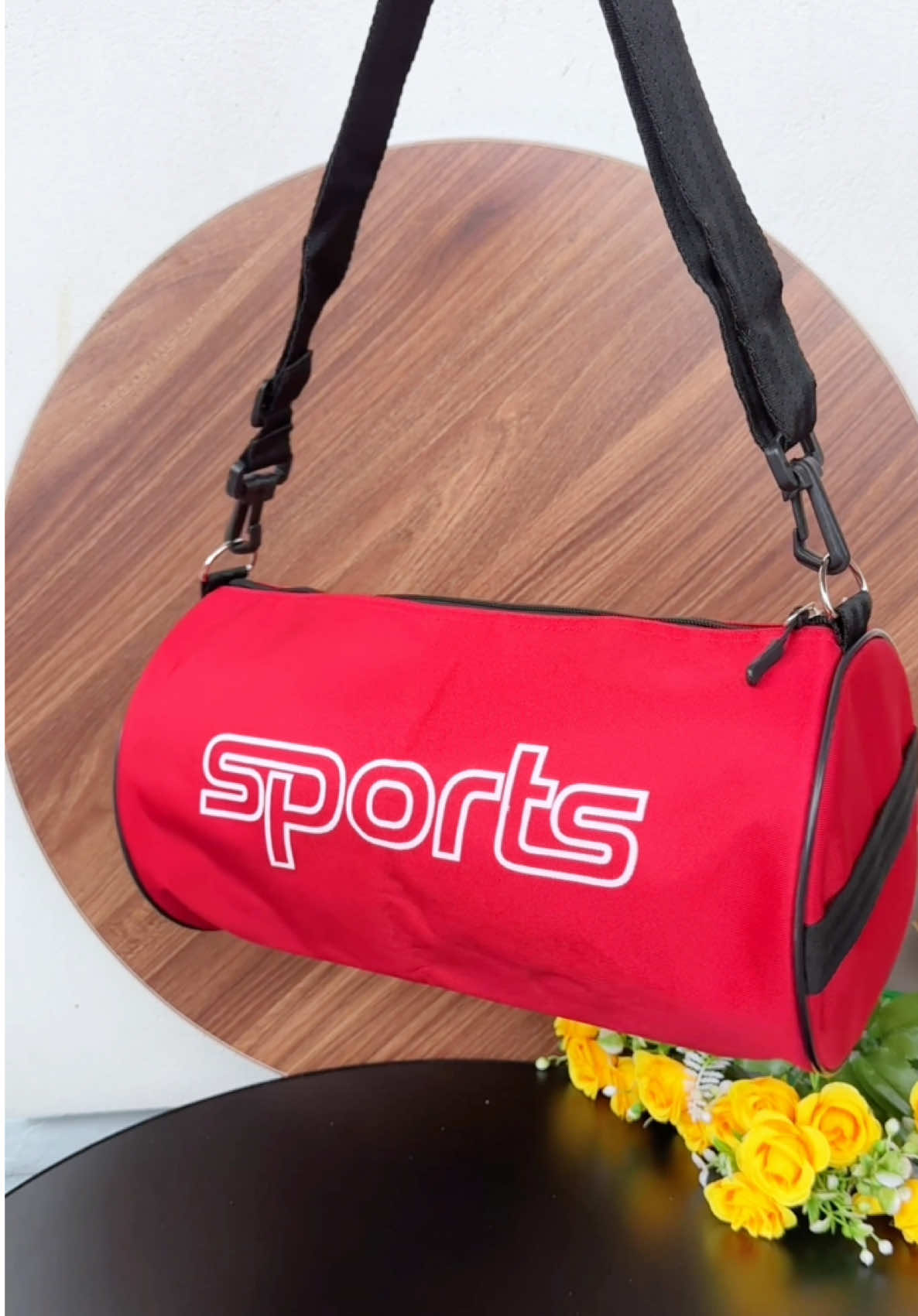 Một món đồ mà tín đồ thể thao không thể thiếu. E này nhỏ gọn đủ dùng #tuithethaochongnuoc #yeuthethao #tuideocheo #xuhuong #tiemnhasusoc 