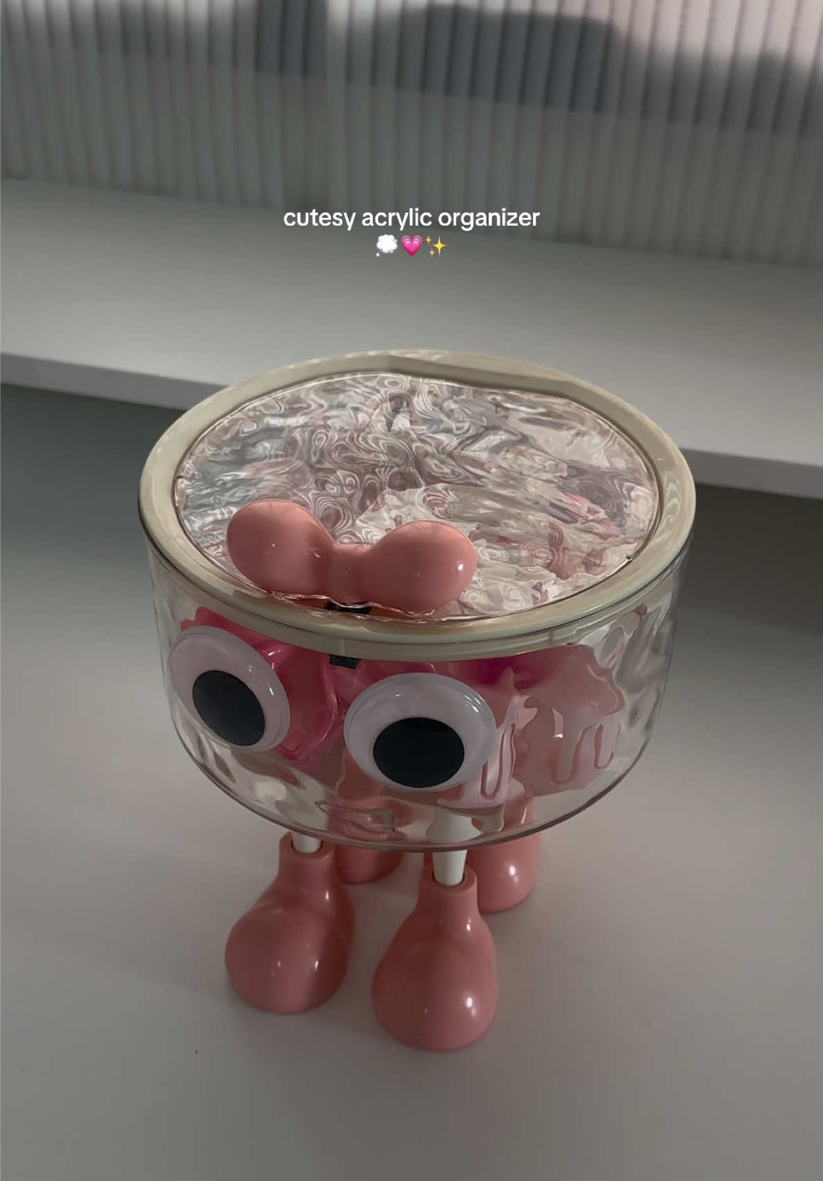 found this very cutesy storage organizer for my hair accessories 💗✨ #acrylicorganizer #organizer #storageorganizer #storage #acrylicstorage 