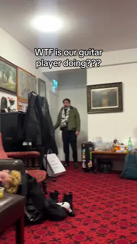 Think that’s a red onion?? #sprintsmusic #ontheroad #irishmusic #fyp