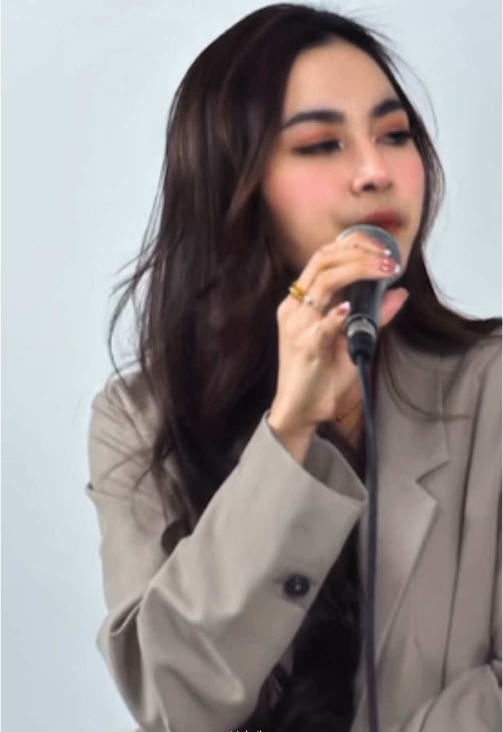 Rindu 🫶🏻 #mahaliniraharja #rindukurindu #mahalini #untukyangbersamanya #ingatingatlagi Yt Iswara Network 