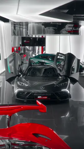 𝐌𝐞𝐫𝐜𝐞𝐝𝐞𝐬-𝐀𝐌𝐆 𝐎𝐧𝐞 A road-legal F1 car in disguise, the Mercedes-AMG One. 1,000+ hp, an actual Formula 1–derived hybrid V6, active aero, and a soundtrack that gives you goosebumps. It’s engineering flexing. • Year Model: 2023 • Mileage: 99 Km • Specs: Euro #mercedes #amgone #f1 #hypercar 