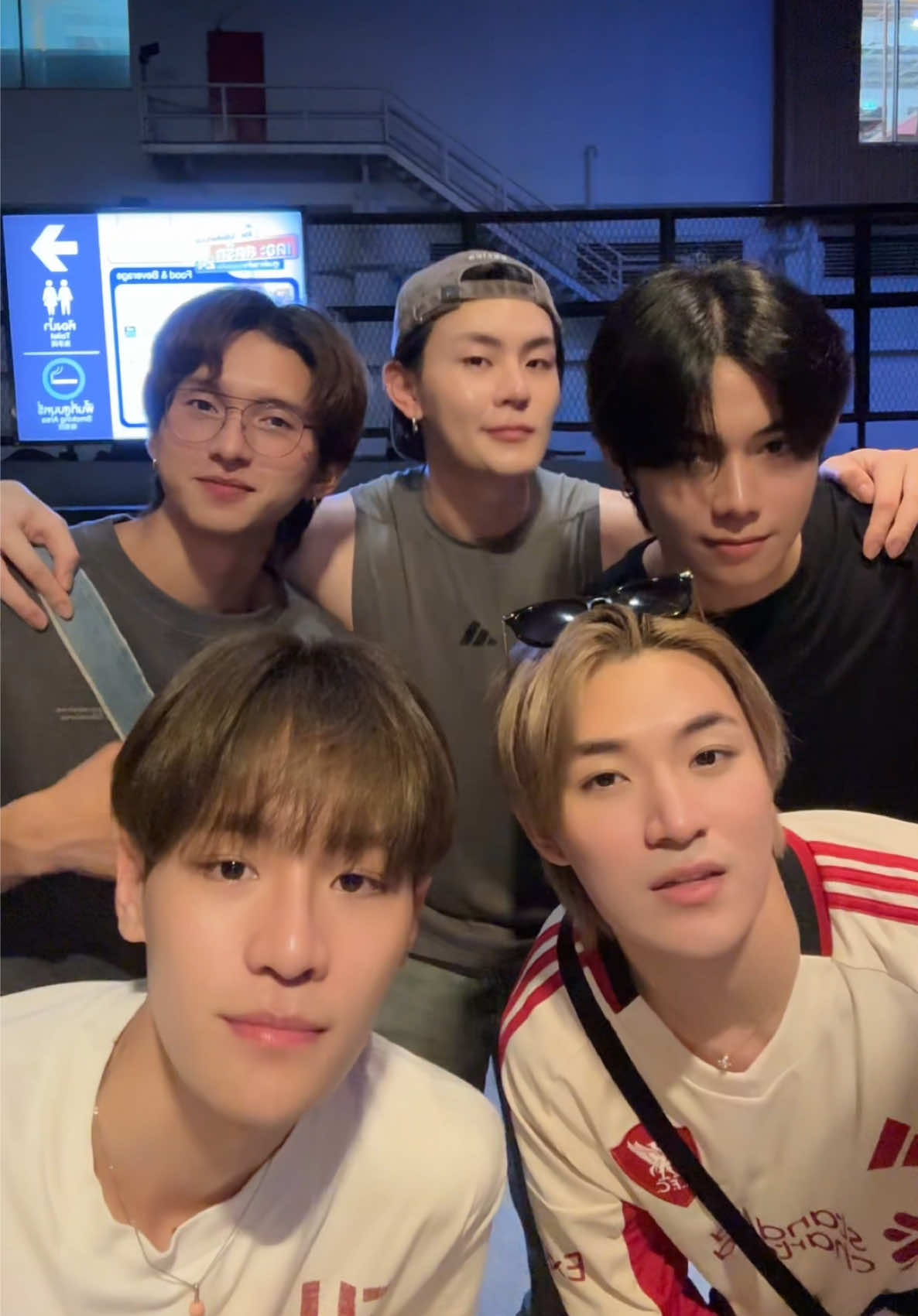 นัดกันไม่เคยจะครบหรอก😂 @jamier_su  @ohmsarit @ShuLun @K2KEN  #plengthai_ynwa 