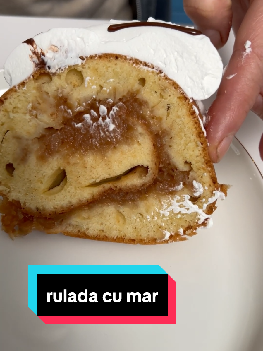 Rulada cu mar 😍 acum gasiti cu  codul meu de discount BLENCHE30 robotul k mix roz cu bol de sticla la 910 lei 😍😍 chiar aici https://www.kenwoodworld.com/ro-ro/p/robot-de-bucatarie-kmix-kmix-stand-mixer-pastel-pink/KMX754APP.html?pid=0W20011489 #blenche 