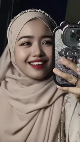 Lagunya enak bgt #india #lypsync #laguindia #bollywood #fyp #fyppppppppppppppppppppppp #fypage #outer #trending #indonesia #lombok #independentwoman 