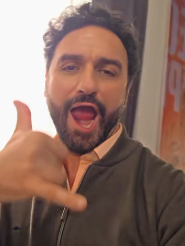 Είμαι με τον ΜΠΡΟ και τον ΜΠΡΟ και τον ΜΠΡΟ 💪🏻💪🏻 #Τοσοισου #επιστροφητοσοισου #οικογενειατριανταφυλλλου #επιστροφητουαρη #αρης 