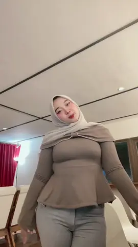 Baju nyaa tantikk😍#fyp #outfitideas #ootdhijab #affiliate #ootdfashion 