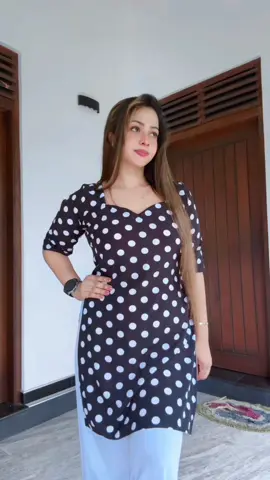 අනේ....මං ගැන මෙච්චර උනන්දුවක්....😂😆 Photos යවලමයි අදුන්වලා දීලා තියෙන්නේ...😂😂😜......