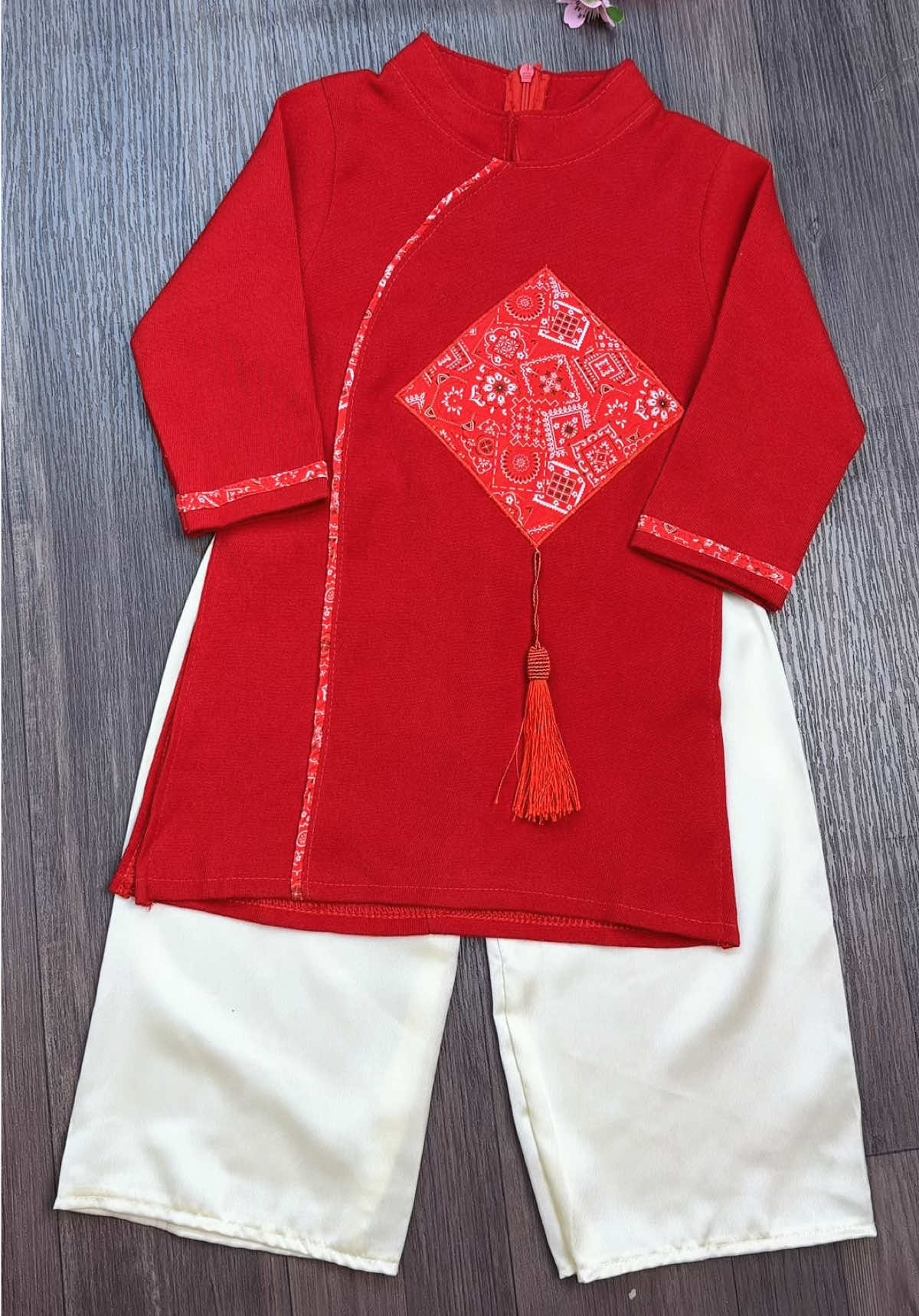 Áo dài cách tân mặc cặp cho bé trai và bé gái  #mebevyne#aodaitet2026#aodaicapchobe#aodaibegai#aodaibetrai 