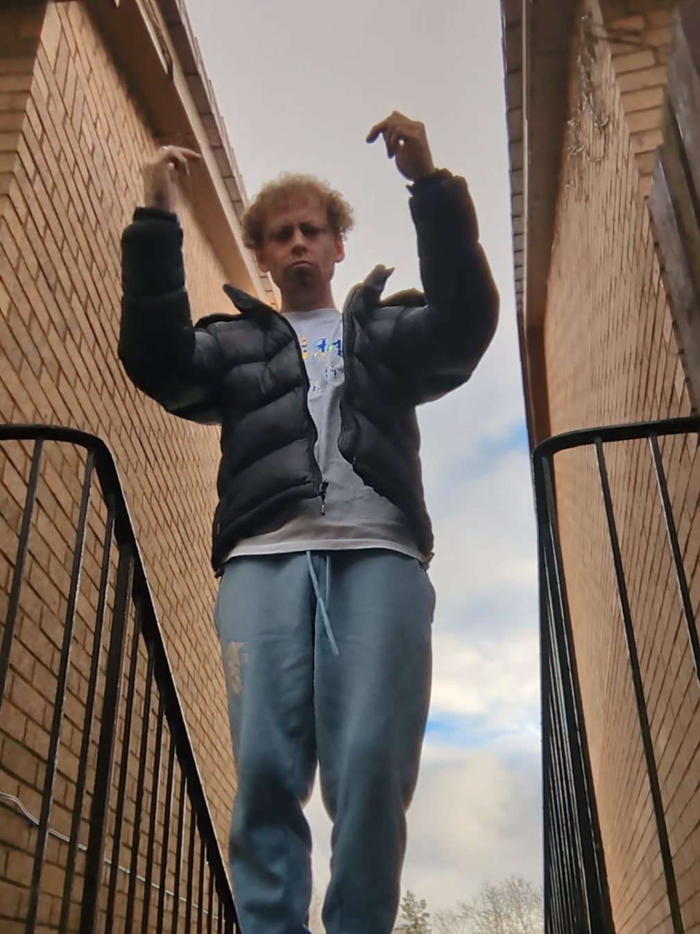 someone teach me this dance 😅💙 ( Есть кто? Научите меня этому танцу! )  #sturdiestinscotland #fairbairnspinsthe🌍 #international🌟s #fypシ゚ #fypシ゚viral 