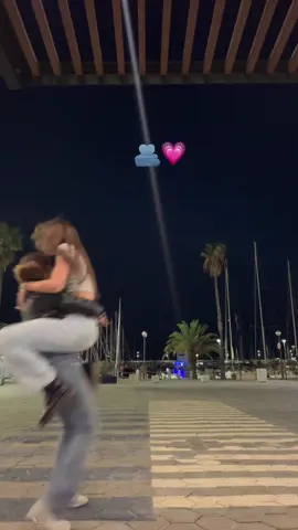 Siempre ella 👸🏽🫱🏽‍🫲🏻👸🏼.    @🦋        #parati #primas #fyp #💗 