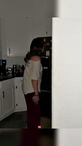 cewek ini kesurupan pohon ❗#faktaunik #fyp #tahukahkamu #semuaorang #tvcuyy