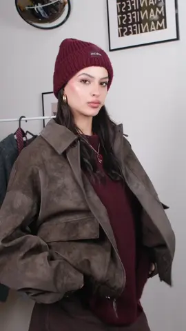 DeFacto’nun #GerçektenGüzel koleksiyonuyla sezonun favorileri belli oldu. 💫 Sıcacık tutan yün karışımlı kazakların şıklığı, kaşmir basic’lerin yumuşacık kalitesi… Hepsi hem stil sahibi hem de çoğu markaya göre çok daha uygun fiyatlı. Her kombine uyum sağlayan bu parçaları çok sevdim. ❤️ Stil sahibi, kurtarıcı parçalar için DeFacto’ya mutlaka göz atın. ✨ @DeFacto #DeFacto #DeFactoCommunity #işbirliği 