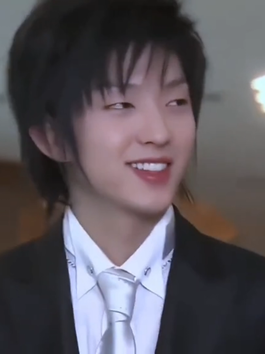 Tứ hoàng tử Lee Jun-gi( sinh ngày 17 tháng 4 năm 1982) là một nam diễn viên, người mẫu và ca sĩ người Hàn Quốc. #Mygirl #coemhobatdacdi #leejunki #traidepchaua 