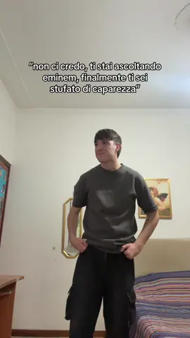 è che lo sento anche quando non c’è…