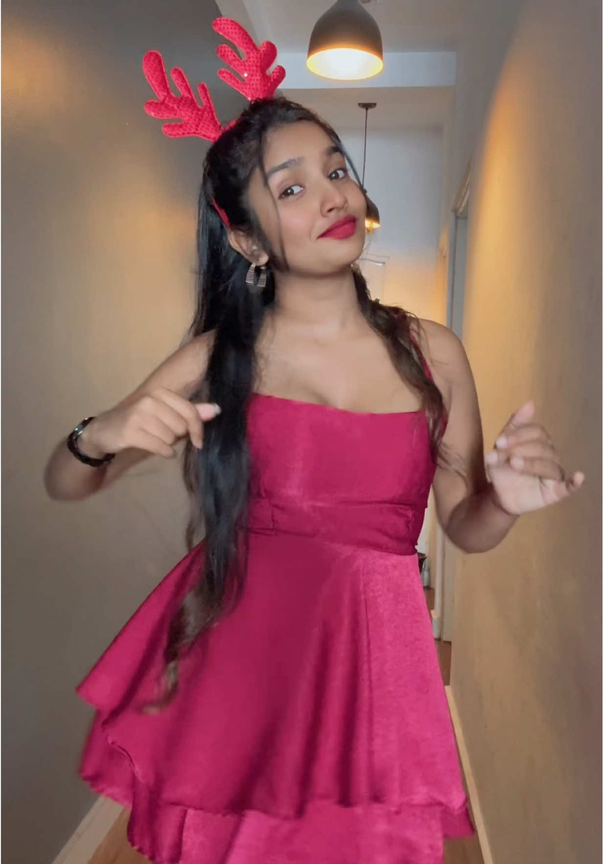 මේ dress එකට pre orders අද ඉදල බාර ගන්නවා.. 🤗♥️🛍️✨  length එක customize කරගන්න පුලුවන් 🙈♥️ ලොකු stock එකක් ගේන්නෙ නෑ.. 😌 #stylefixfashion #trendingoutfits #preordersoon #christmasdress #onemillionaudition 