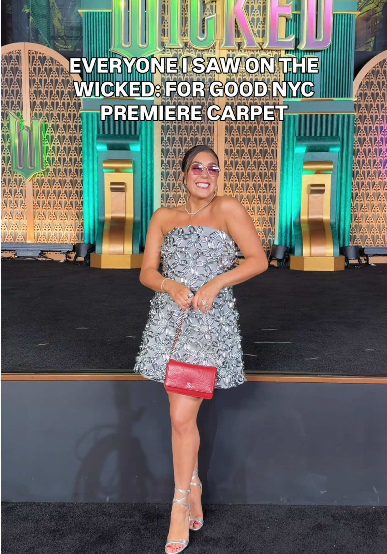 Birds Eye view of the carpet paid off!!! And I’m obsessed with @arianagrande waving right at us 🥹🤭🫶😮‍💨 #wickedforgood #wickedmovie 