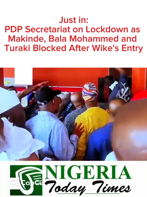 A shocking scene at the PDP headquarters today… While Wike entered without obstruction, Governors Seyi Makinde, Bala Muhammad, and newly elected Chairman Kabiru Turaki were blocked at the gate. The drama has sparked fresh debate about who really controls Wadata Plaza. #PDPCrisis #WadataPlaza #NyesomWike #SeyiMakinde #BalaMuhammad #KabiruTuraki #nigeriatoday #NigeriaPolitics #PoliticalUpdate #BreakingNews #TrendingNow #pdp #foryoupageofficial #fypage