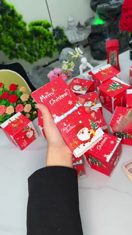 How many days until Christmas?Have you got the gifts ready for the kids?This surprise box is way more fun than those paper red envelopes with Lucky money inside 