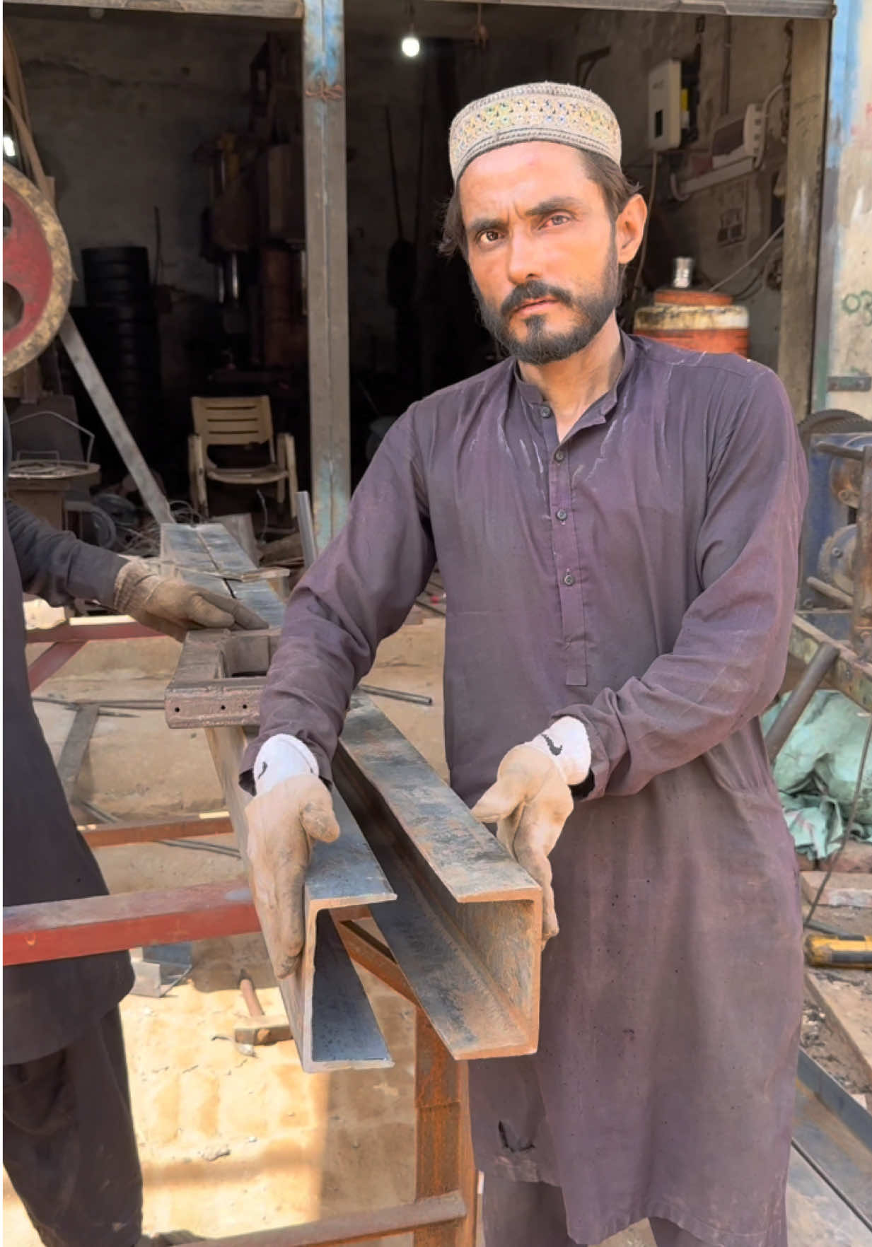 🔥 Shocking! Heavy Steel Channel Perfect Joint Welding — Desi Workshop Master Skill 👨‍🏭#welding #desi #weldingtiktok #technialwork #weldingtipsandtricks