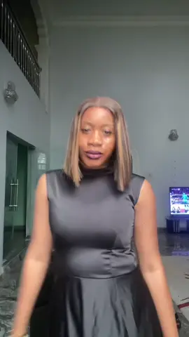 What looks better when it’s in black? PEOPLE!😋