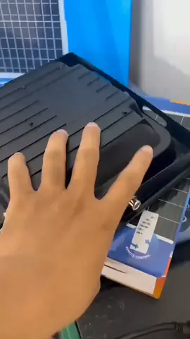 Solar Power LED Floodlight Waterproof Outdoor Light Auto sensor #elztrc #tiktokshop #ledsolarlight #solarlight #floodlight #fyp 