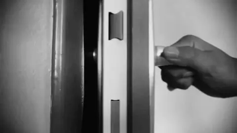 وين انه وين الركض💔 #باسم_الكربلائي #ماحسبت_هالكثر 