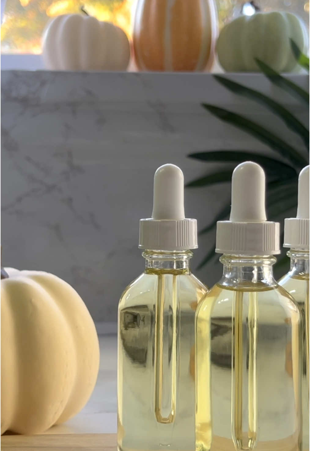 Handmade skincare gifts for the holidays? Yes please. 🎁✨ Here are 3 simple DIY recipes you can make at home — a lightweight body oil, whipped body butter, and hydrating body cream. All beginner-friendly and made using pure, natural ingredients from Oslove Organics    Plus… we’re doing a 6-winner holiday giveaway! 🎁 Prize: 3 skincare gift boxes by Yaya + 3 Oslove Beauty Boxes = 6 winners! To Enter:  - like this video  - follow me  - follow @Oslove  - comment which recipe you want to try - *bonus: tag (1) friend who loves skincare Winners announced November 26, 2025 - Instagram - YouTube Community tab  Must be 18+ USA ONLY Not associated with YouTube, IG, TikTok, or any other platform.   #diyskincare #handmadegifts #holidaygifts #bodybutter #skincarelover #smallbatchskincare #naturalskincareproducts #holidaydiy #giftideas2024 #bodyoilrecipe #skincarecommunity #osloveorganics #diybodycream #beautycreator #giftmaking 