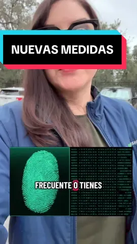 📸✈️ A partir del 26 de diciembre de 2025, todos los viajeros que ingresen o salgan de Estados Unidos deberán registrar sus datos biométricos. Esto incluye una foto facial y huellas digitales, sin importar si eres turista, residente permanente o titular de visa. La medida busca reforzar el control migratorio en aeropuertos, puertos y próximamente también en cruces terrestres. 💡 Si cruzas seguido la frontera, infórmate desde ahora y prepárate para este cambio. ¿Tienes dudas? Déjalas en los comentarios. #FronteraUSA #Viajeros #DatosBiométricos #CBP #MigraciónEEUU 