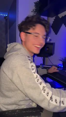 tul jo az autotunee😂#zsenialisok #zsenik #fyp #mixtape 