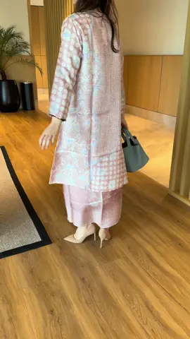 #setbatik #onesetbatik kalau video ini masuk fyp mu artinya kamu bisa dapat voucher discount,langsung join live!!