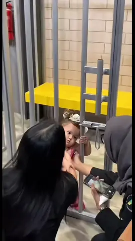 HAHAHAHA LUCU BANGET😭#CapCut #kimberlybriella #fypage #briella #laporpaktrans7 