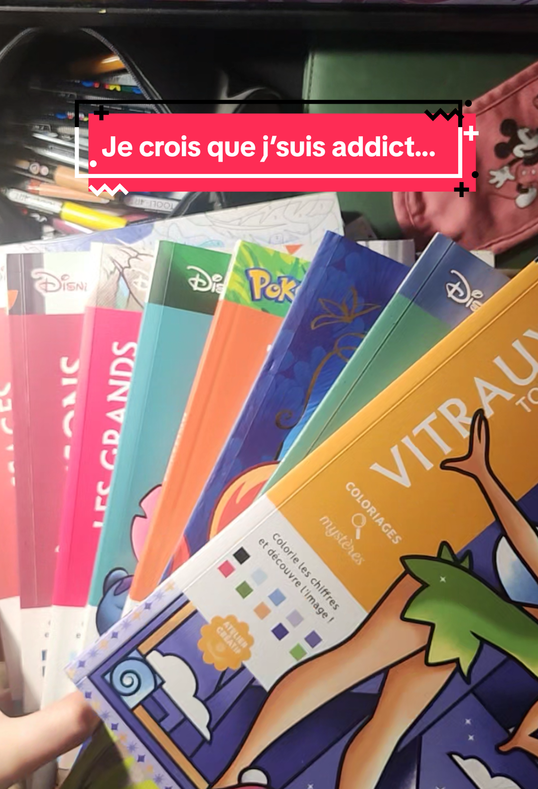 Est-ce que je finirais un jour tous mes tomes ? Je peine à y croire 😅 Peut-être qu’on jour j’en finirais 1 à 100% déjà 🤣 #coloaddict #coloriagesmysteres #coloriagedisney #colotok #hachetteheroes 