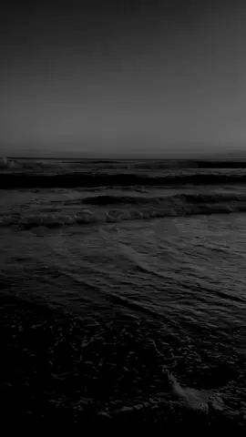 كلمة تكسر النفس وكلمة تجبر الخاطر . صحيح أن الصمت حكمة ولكن الكلمة الطيبة أصلها ثابت وفرعها في السماء 🌊🌊🌴🕊✨️💎#من_روائع_الكلام #اقوال_وحكم #خواطر_ملهمة #عمق 