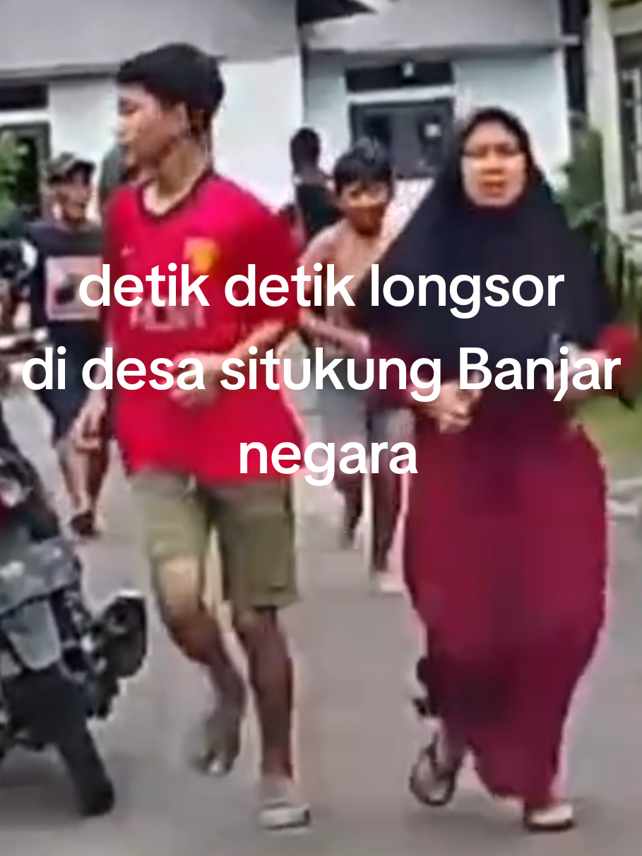 deti detik longsor di desa situkung pandanarum  #berita #longsorpandanarum #banjarnegara #viraltiktok #fypシ゚ 