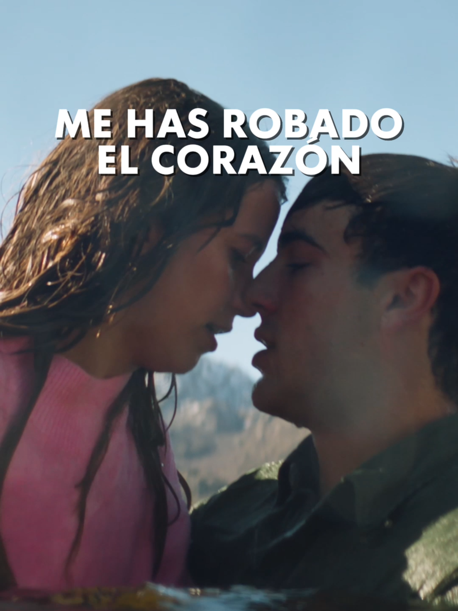 Robo en mente. Cita lista. Huida en pareja. #MeHasRobadoElCorazón, con Óscar Casas y Ana Jara, exclusivamente en cines 5 de diciembre. #QueVer #CineEnTikTok