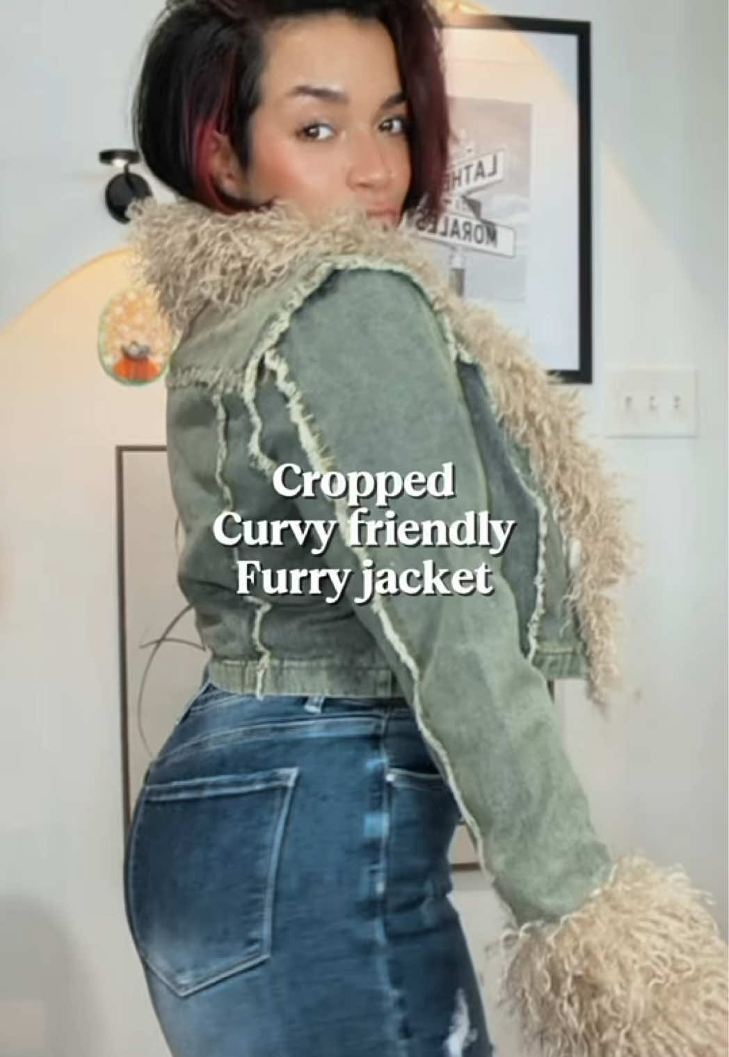 This jean jacket with mohair fur really said: “Relax babe, I’ll do the flattering for both of us.” 😛 Non-stretch, structured, and the kind of silhouette that makes curves look intentional and expensive. Honestly… it’s giving winter main-character energy. #curvyfashion #jeanjacket #winterstyle #mohairjacket #fashiontok 
