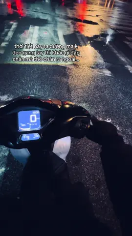 Ae sắm lấy đôi gắng tay đi đường cho đỡ cóng giá buốt tay lái xe k an toàn, em gang tay này gọn gàng ấm chống nước và vẫn dùng đc đt nha..😁😁#CapCut #sh125 #suothvietnamscooterteam🇻🇳 #xuhuong 