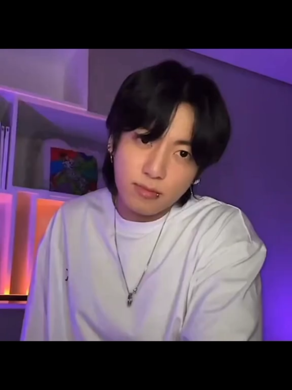 What are you watching ARMY? 🤨 #fyp #kesfet #bts #jin×rm×suga×jhope #jimin×taehyung×jungkook 