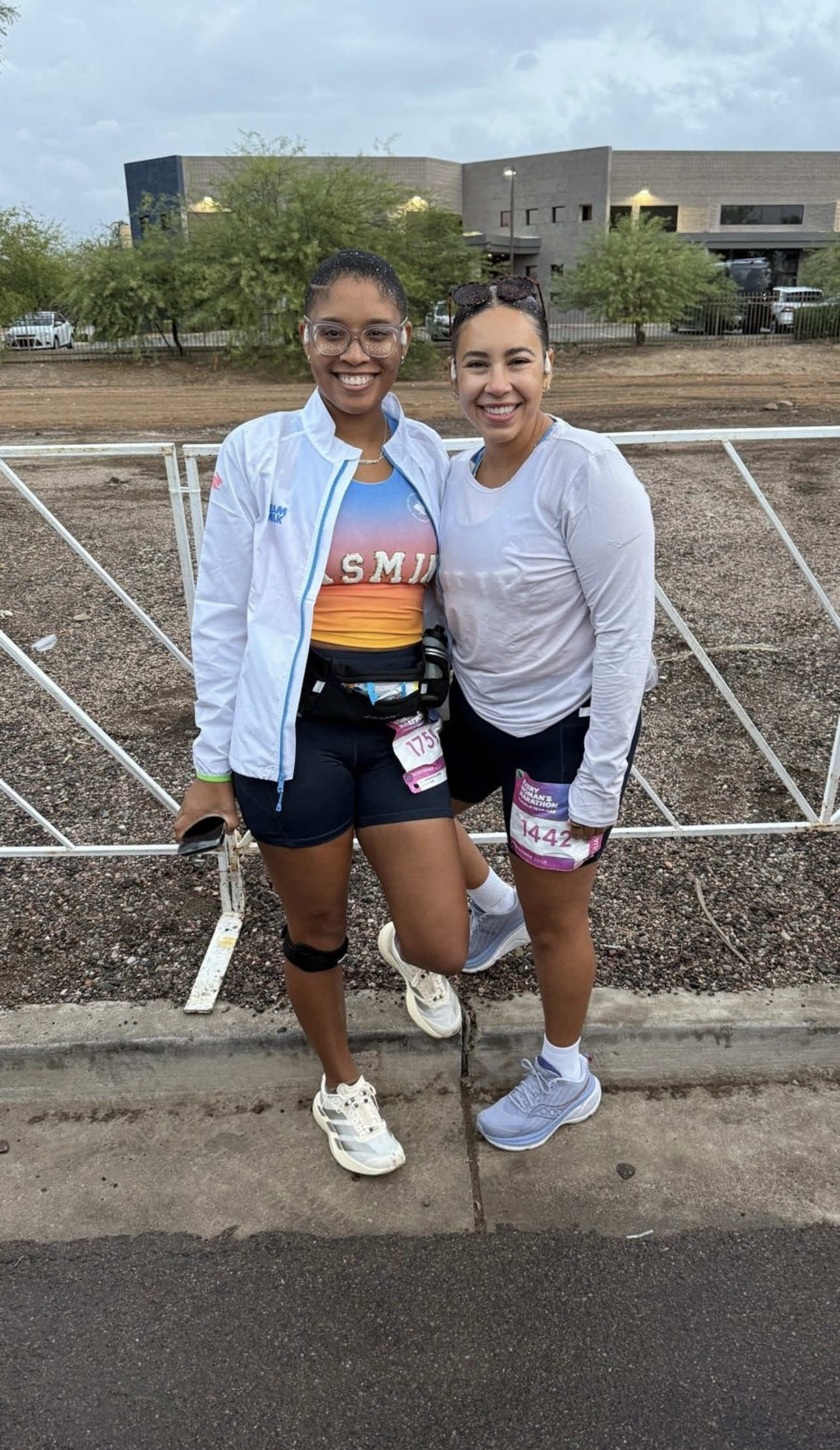 Rain is supposed to be good luck for a wedding so why not for a marathon 😂🤷🏽‍♀️ Gotta keep a positive mindset.  #everywomansmarathon #marathonday #itsraceday #marathontok #runnergirls 