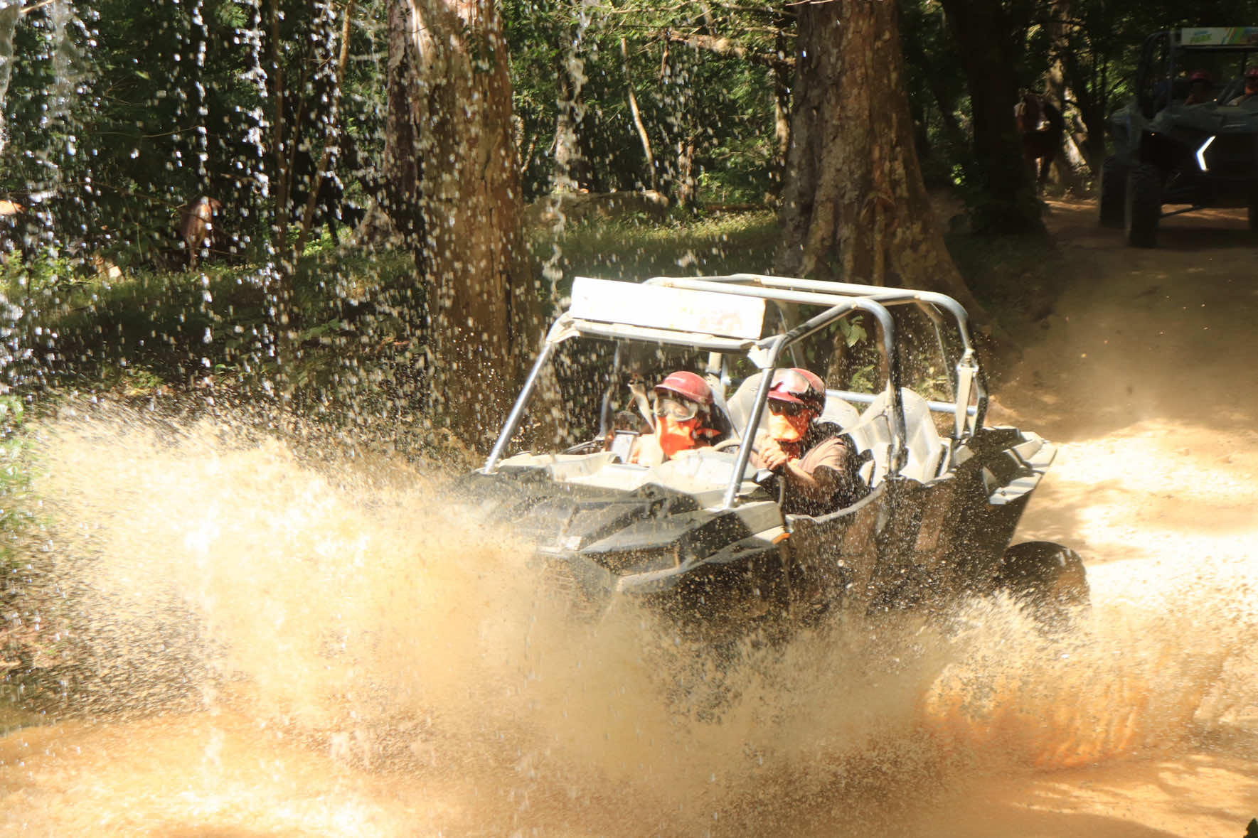 Dusty trails, waterfall stops, and insane mountain views. The Canopy River Tour is a Puerto Vallarta must do 🇲🇽✨🌳  . . #canopyriver #jorullobridge #rzr #puertovallartathingstodo #puertovallarta 