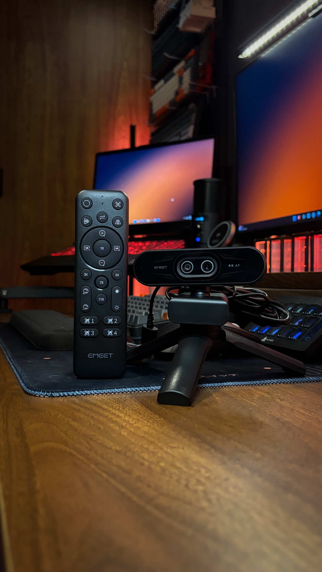 A 4K webcam with dual lenses, RGB lights, autofocus, AND a remote? The EMEET C60E basically replaces an entire streaming setup — wide-angle, telephoto, 11x zoom, and clean lighting all in one device. Perfect for creators, streamers, and anyone who wants pro-quality visuals without the hassle. Link below 🔗 #EMEETC60E #4KWebcam #StreamingSetup #desksetup #GamingSetup 